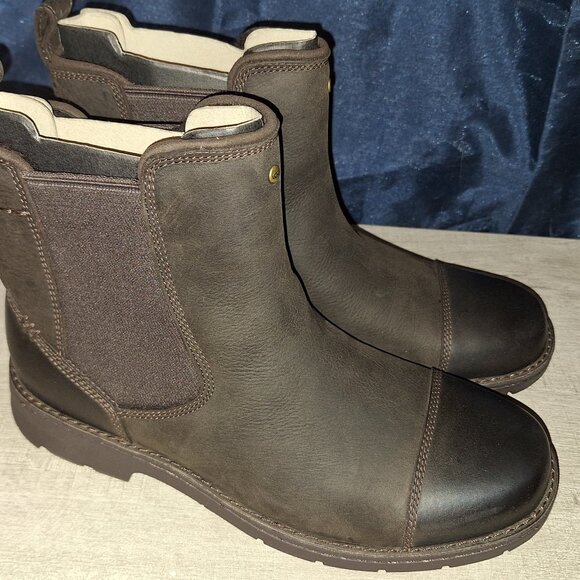 UGG Australia Men's Runyon Lined Chelsea Boot - Picture 1 of 10